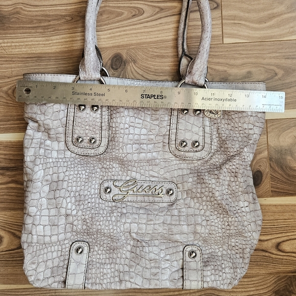 Guess Purse - Picture 6 of 9